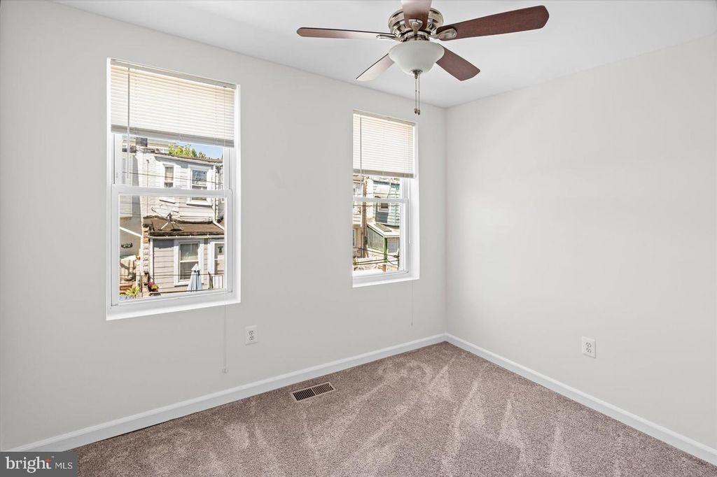 Image 21 of property listing at 24 N STREEPER ST, Baltimore, MD 21224