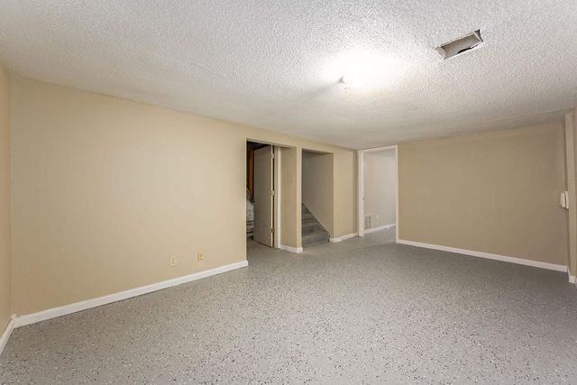 2026 N Piatt Ave, Wichita, KS 67214