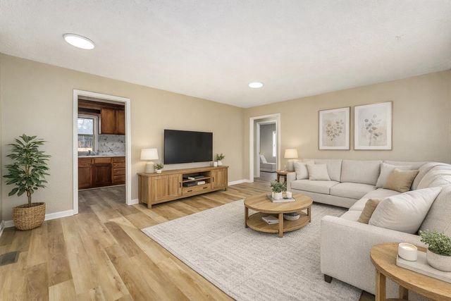 2026 N Piatt Ave, Wichita, KS 67214