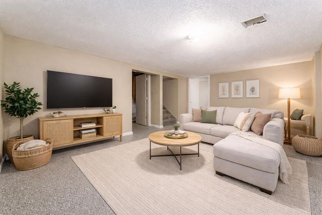 2026 N Piatt Ave, Wichita, KS 67214