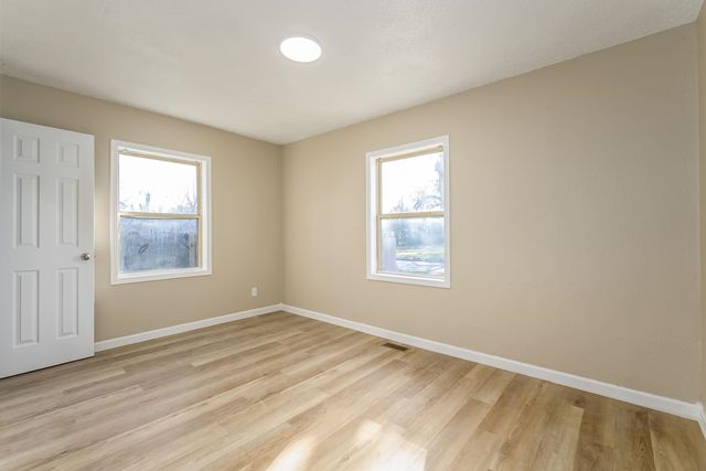 2026 N Piatt Ave, Wichita, KS 67214