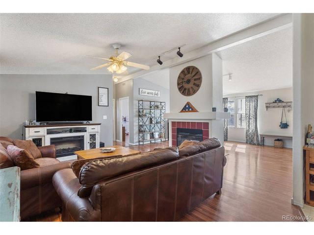 23760 Fleet St, Colorado Springs, CO 80928