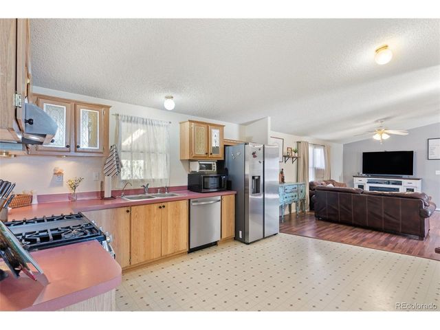 23760 Fleet St, Colorado Springs, CO 80928