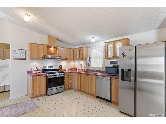 23760 Fleet St, Colorado Springs, CO 80928