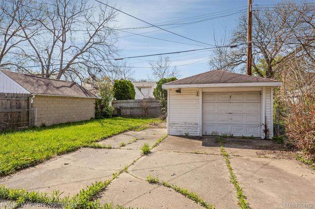 16036 Carlisle Street, Detroit, MI 48205