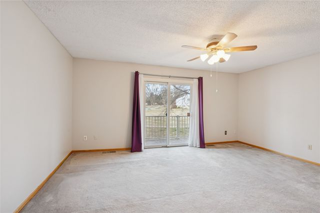 9213 Sandler Drive, Urbandale, IA 50322