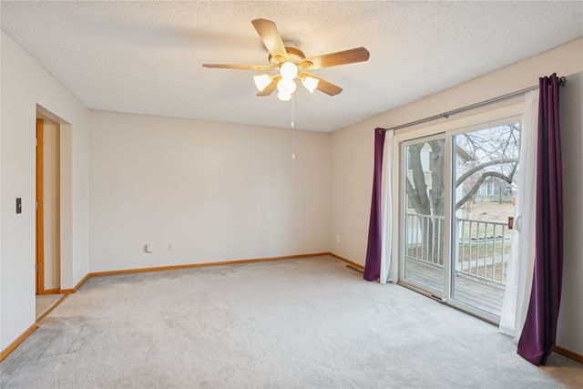 9213 Sandler Drive, Urbandale, IA 50322