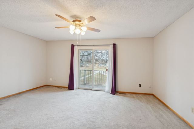 9213 Sandler Drive, Urbandale, IA 50322