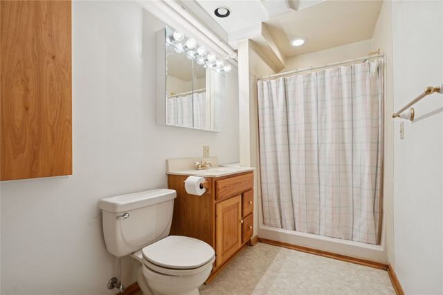 9213 Sandler Drive, Urbandale, IA 50322