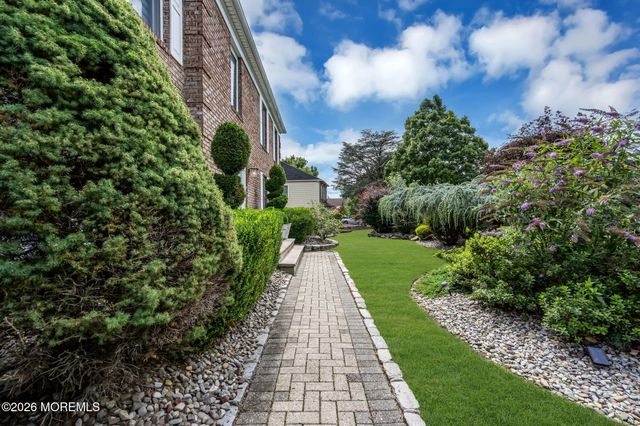 4 Plowshare Court, Marlboro, NJ 07746