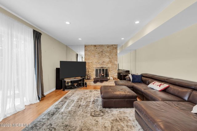 4 Plowshare Court, Marlboro, NJ 07746
