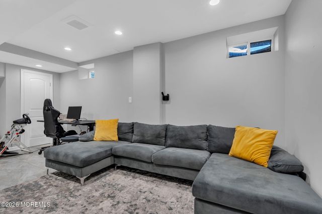 4 Plowshare Court, Marlboro, NJ 07746