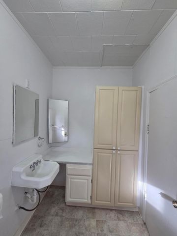 718 N 10th Street, Klamath Falls, OR 97601