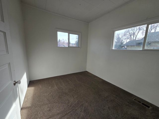 718 N 10th Street, Klamath Falls, OR 97601