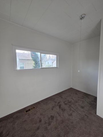 718 N 10th Street, Klamath Falls, OR 97601