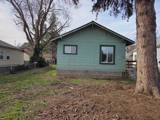 718 N 10th Street, Klamath Falls, OR 97601