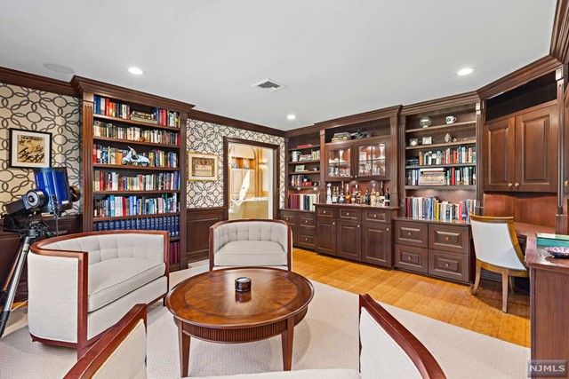 12 Lambs Lane, Cresskill, NJ 07626