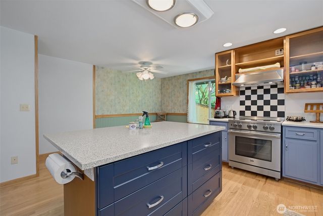 21434 SE 16th Place, Sammamish, WA 98075