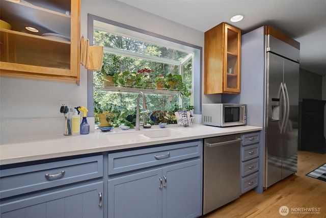 21434 SE 16th Place, Sammamish, WA 98075