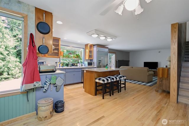 21434 SE 16th Place, Sammamish, WA 98075