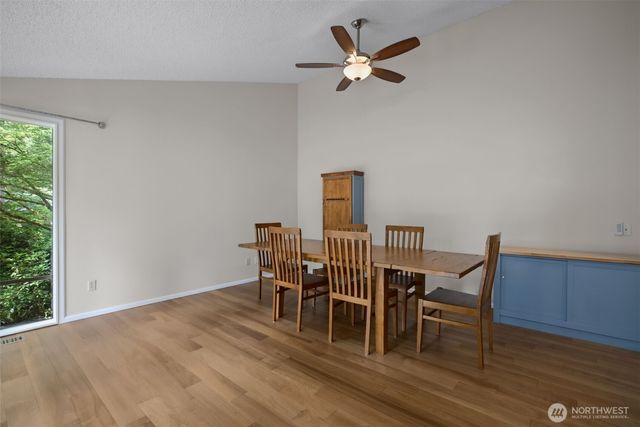 21434 SE 16th Place, Sammamish, WA 98075