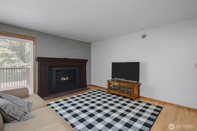 21434 SE 16th Place, Sammamish, WA 98075