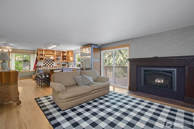 21434 SE 16th Place, Sammamish, WA 98075