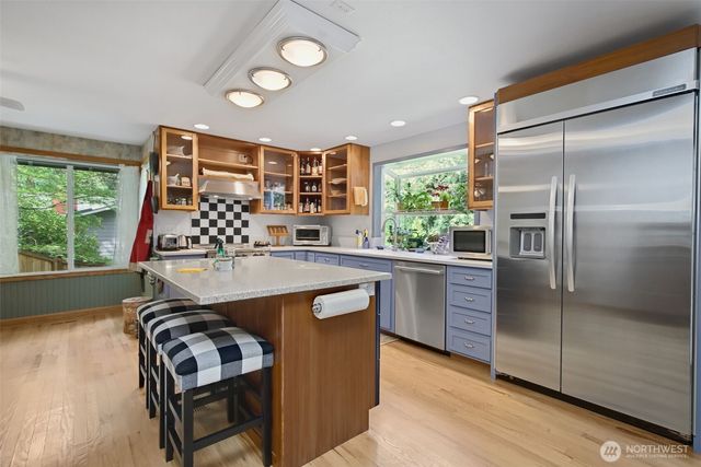 21434 SE 16th Place, Sammamish, WA 98075