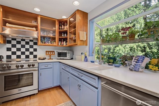 21434 SE 16th Place, Sammamish, WA 98075