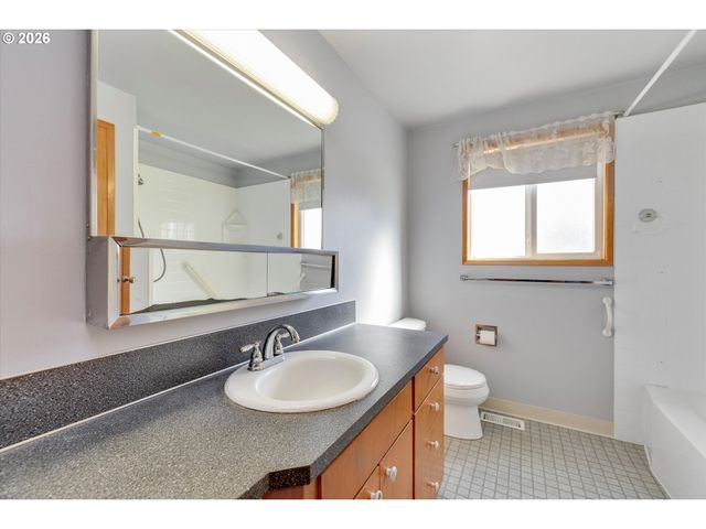 15074 Se ORCHID Ave, Milwaukie, OR 97267