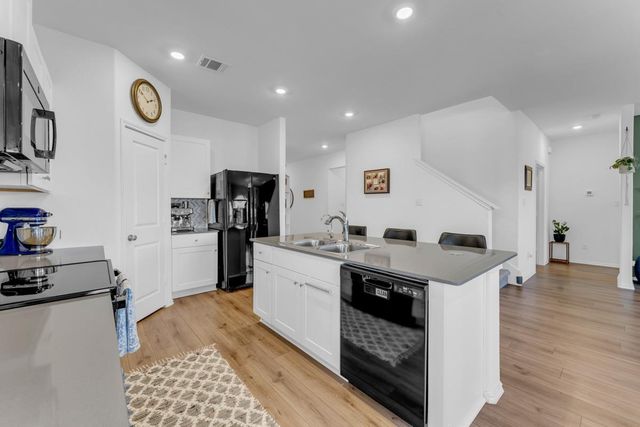 204 Lone Cedar RD, Marble Falls, TX 78654