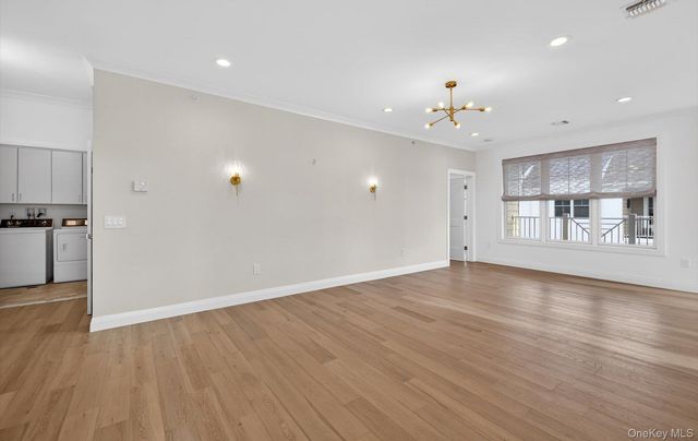 28301 Spruce Pond Circle, Plainview, NY 11803