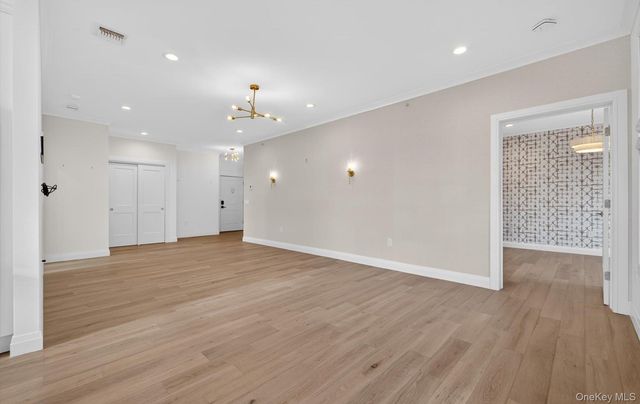 28301 Spruce Pond Circle, Plainview, NY 11803