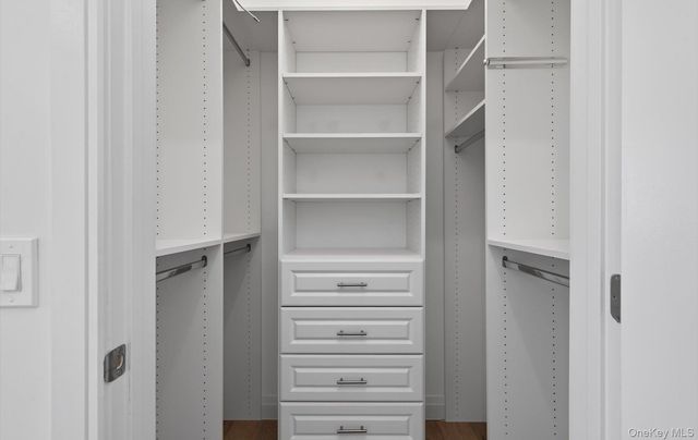 28301 Spruce Pond Circle, Plainview, NY 11803