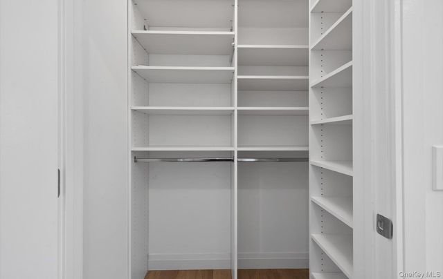 28301 Spruce Pond Circle, Plainview, NY 11803