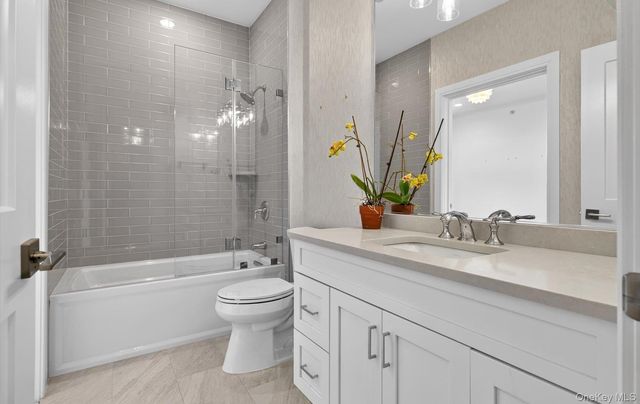 28301 Spruce Pond Circle, Plainview, NY 11803