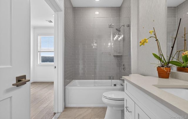 28301 Spruce Pond Circle, Plainview, NY 11803