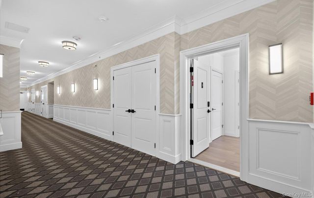 28301 Spruce Pond Circle, Plainview, NY 11803