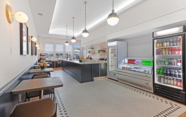 28301 Spruce Pond Circle, Plainview, NY 11803