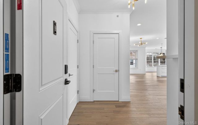 28301 Spruce Pond Circle, Plainview, NY 11803