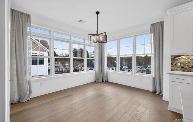 28301 Spruce Pond Circle, Plainview, NY 11803