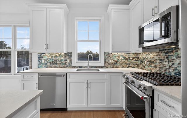 28301 Spruce Pond Circle, Plainview, NY 11803