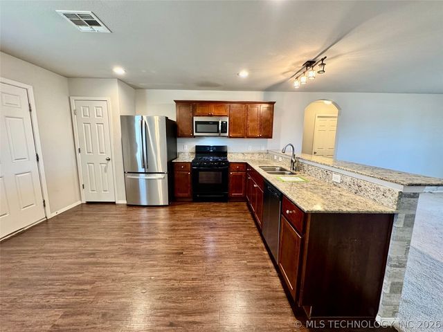 11427 S 239th East Avenue, Broken Arrow, OK 74014