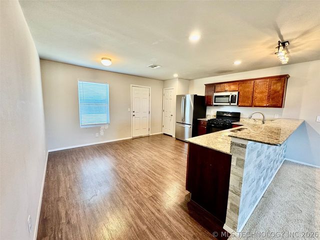 11427 S 239th East Avenue, Broken Arrow, OK 74014