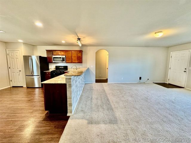 11427 S 239th East Avenue, Broken Arrow, OK 74014