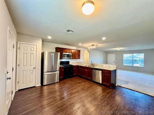 11427 S 239th East Avenue, Broken Arrow, OK 74014