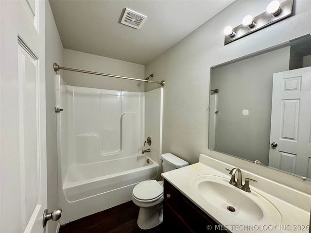 11427 S 239th East Avenue, Broken Arrow, OK 74014