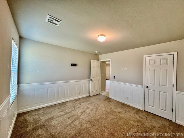 11427 S 239th East Avenue, Broken Arrow, OK 74014