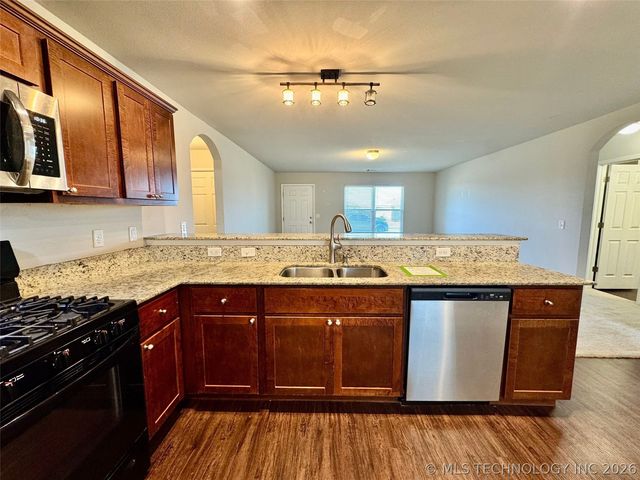 11427 S 239th East Avenue, Broken Arrow, OK 74014