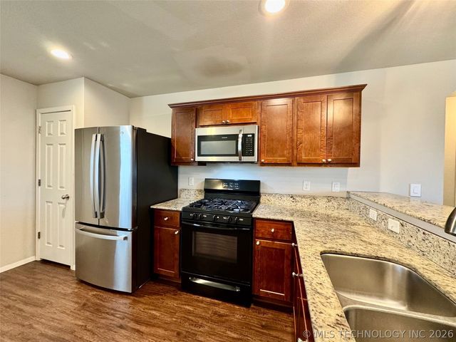 11427 S 239th East Avenue, Broken Arrow, OK 74014